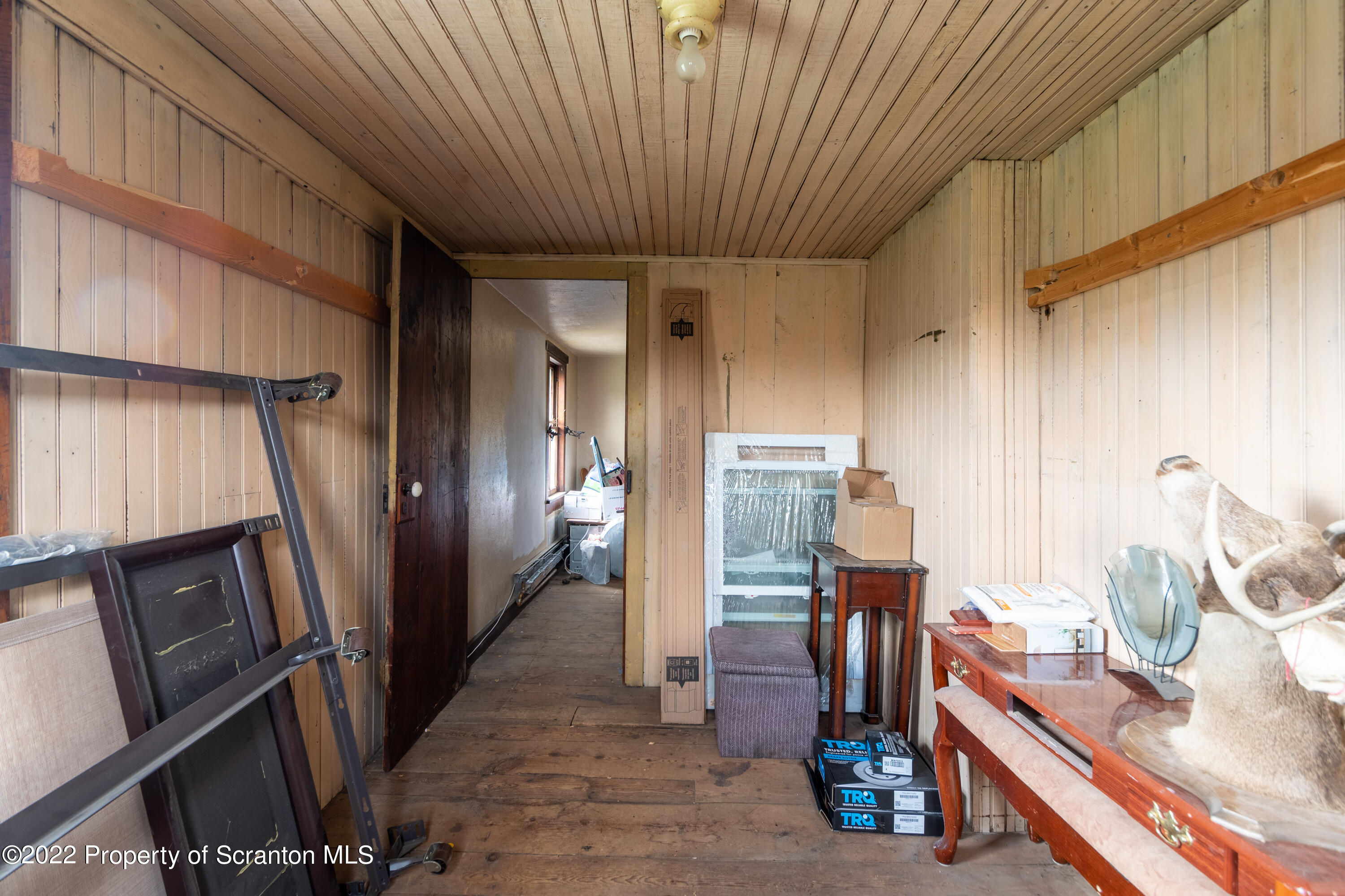 184 Crescent Lake Road Scotrun, PA 18355 - Photo 26 of 38 a view of a hallway with seating area