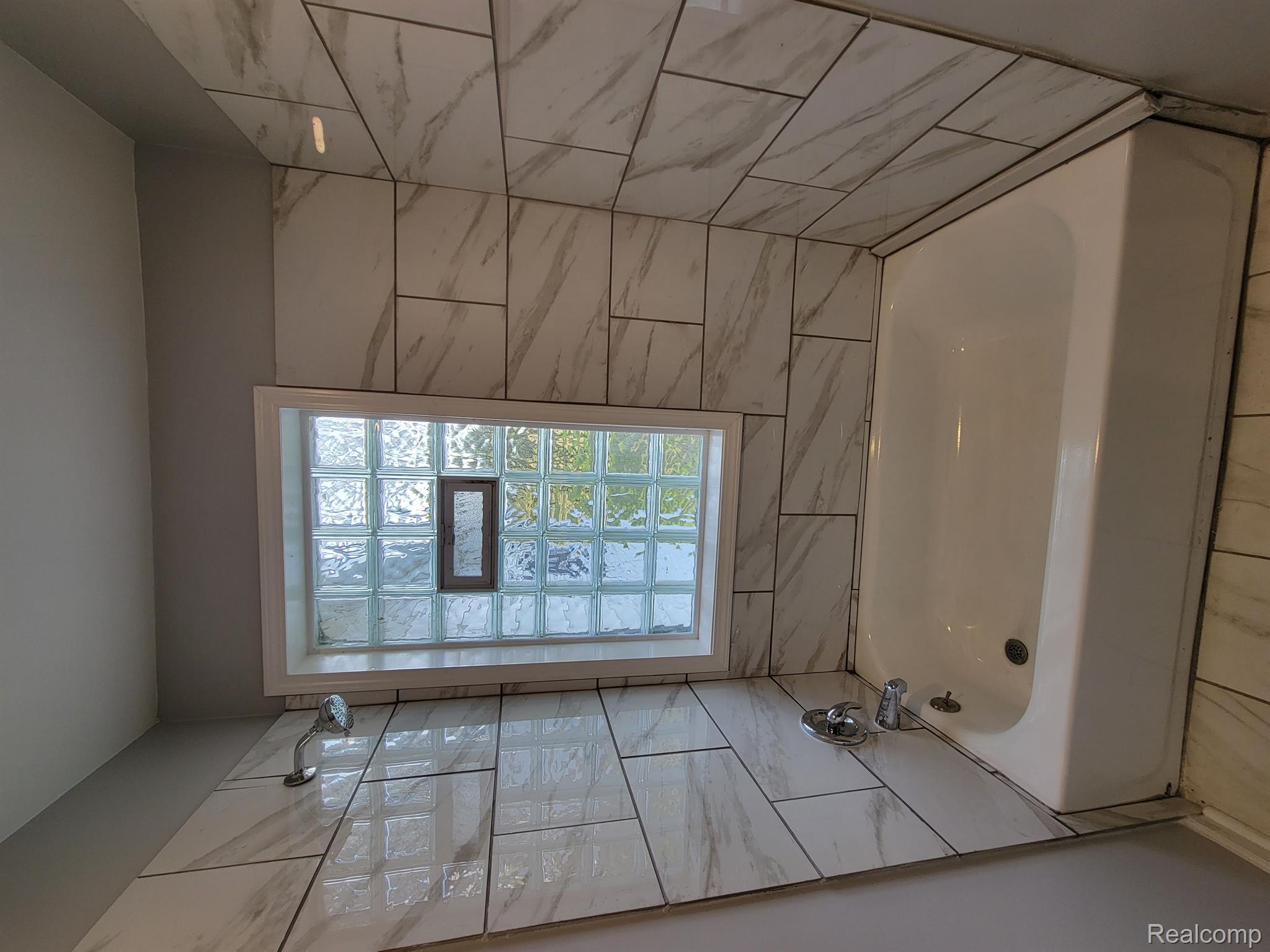 8250 Rivard Avenue Warren, MI 48089 - Photo 10 of 15 Gallery Image 10