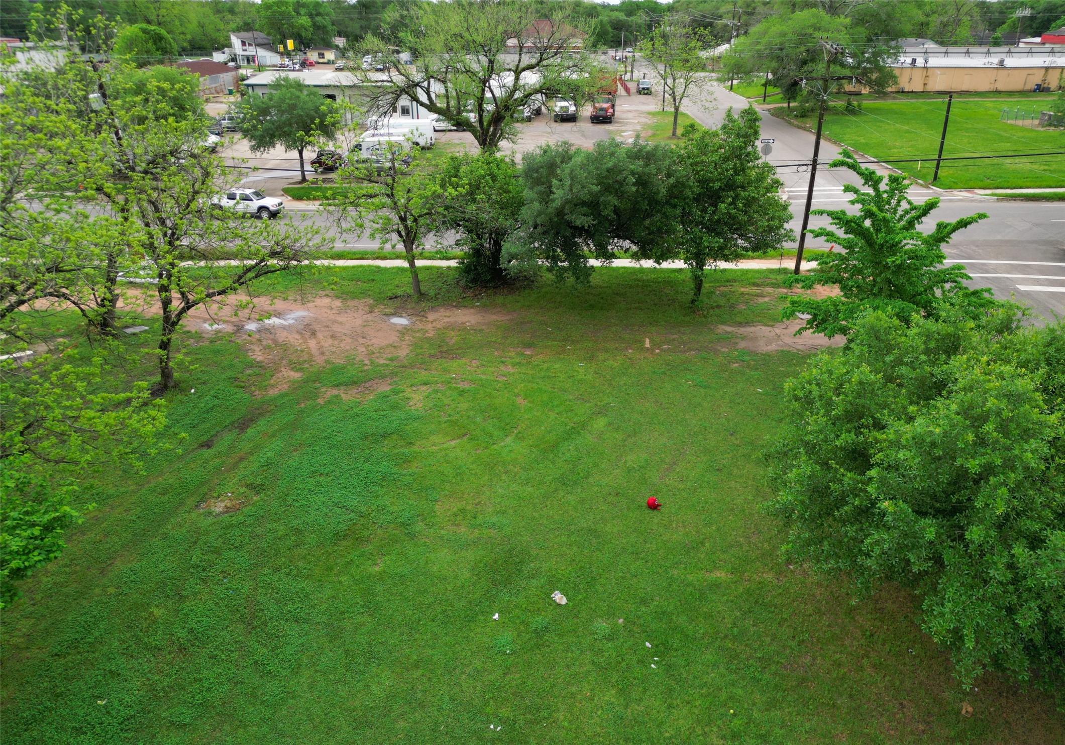 406 East Phillips Street Conroe, TX 77301 - Photo 7 of 20 a view of a backyard with a garden