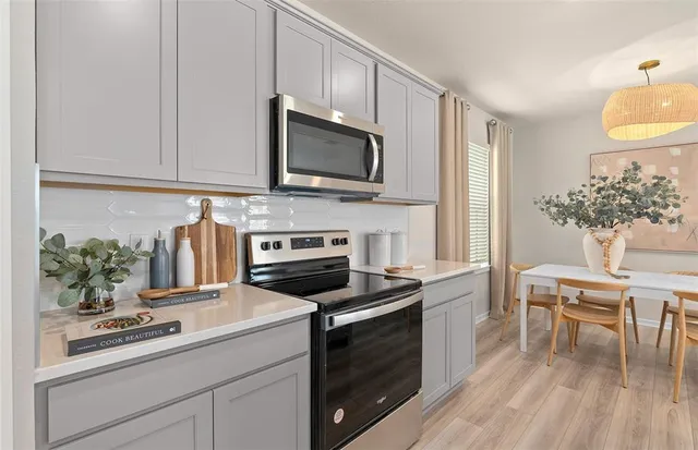 $437,990 | 2124 Mossy Vine Avenue, St. Cloud, FL 34771