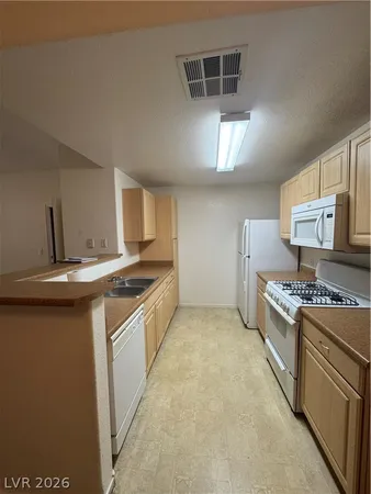 $1,650 | 8250 North Grand Canyon Drive, Unit 1090, Las Vegas, NV 89166