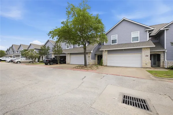 $229,900 | 1215 Canyon Creek Circle, College Station, TX 77840