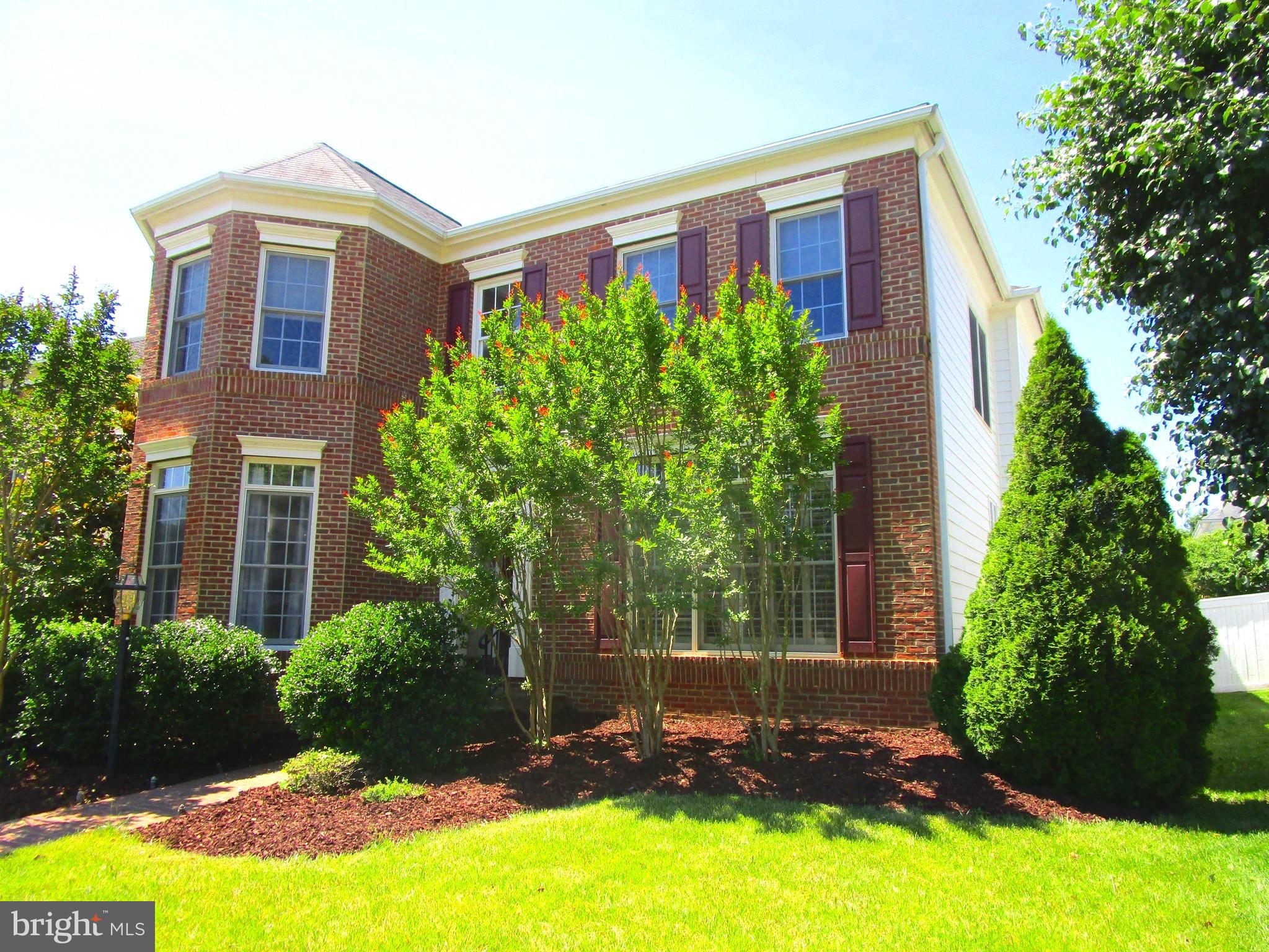 749 Pearson Point Annapolis, MD 21401 - Photo 2 of 30 Stately Manor Home