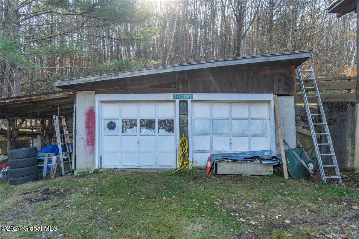 262 Ashgrove Road White Creek, NY 12057 - Photo 4 of 65 04-262 ashgrove rd Cambridge NY-4