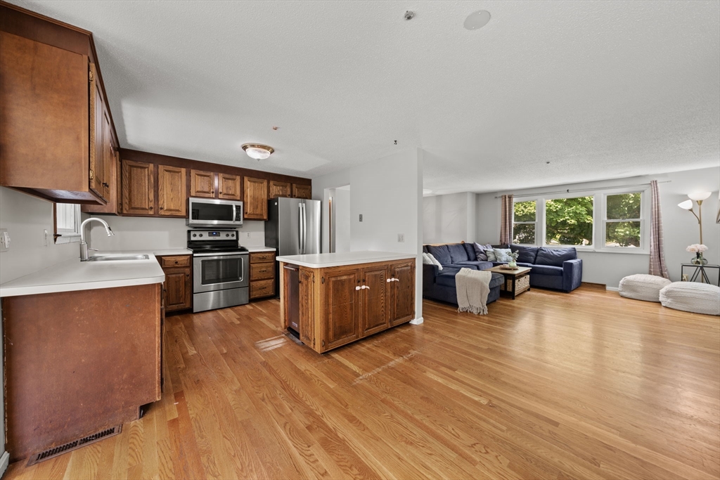 10 Upland Road Danvers, MA 01923 - Photo 7 of 30