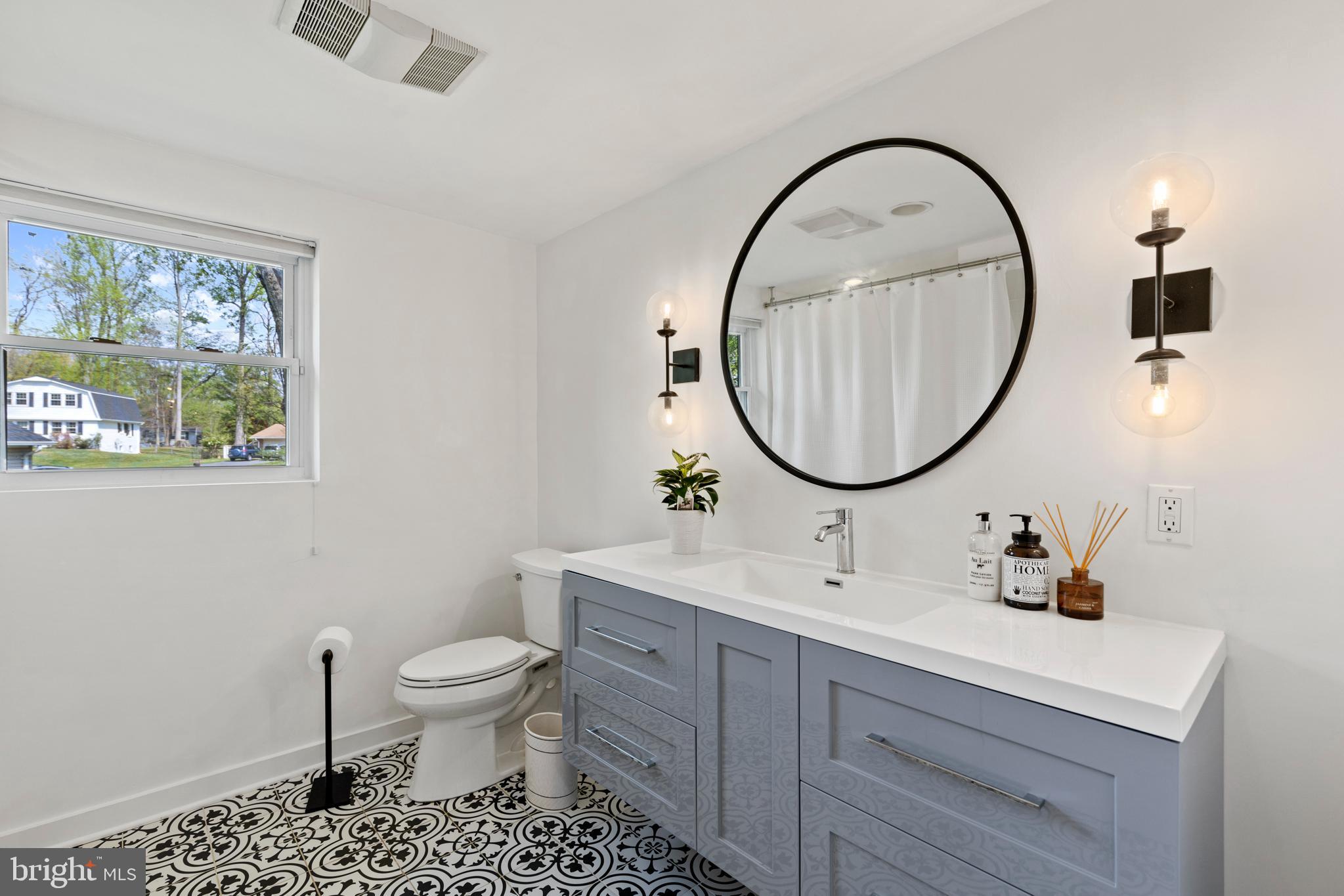2821 Blue Spruce Lane Silver Spring, MD 20906 - Photo 17 of 45 Handicap accessible full bath on main level!