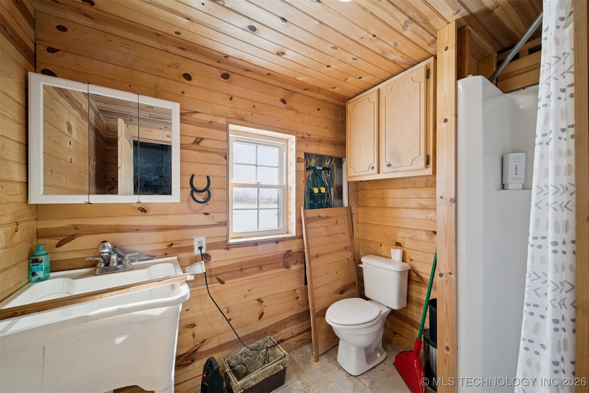 11815 255th Road Nowata, OK 74048 - Photo 18 of 43 shop bathroom