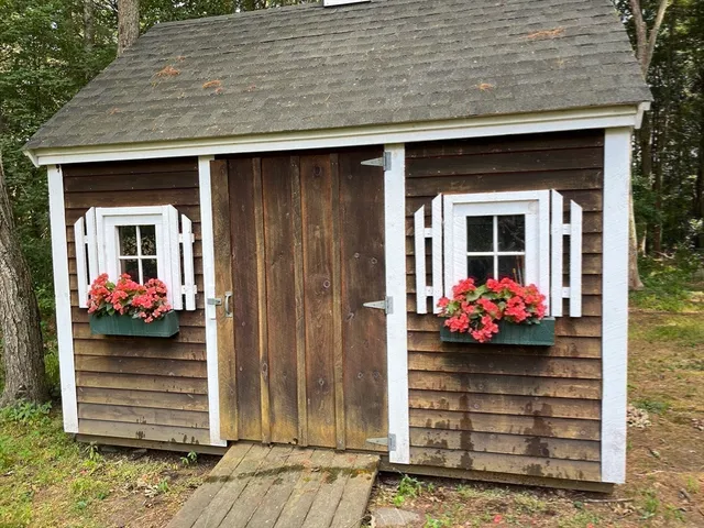 $1,095,000 | 2 Sandstone Lane, Millis, MA 02054