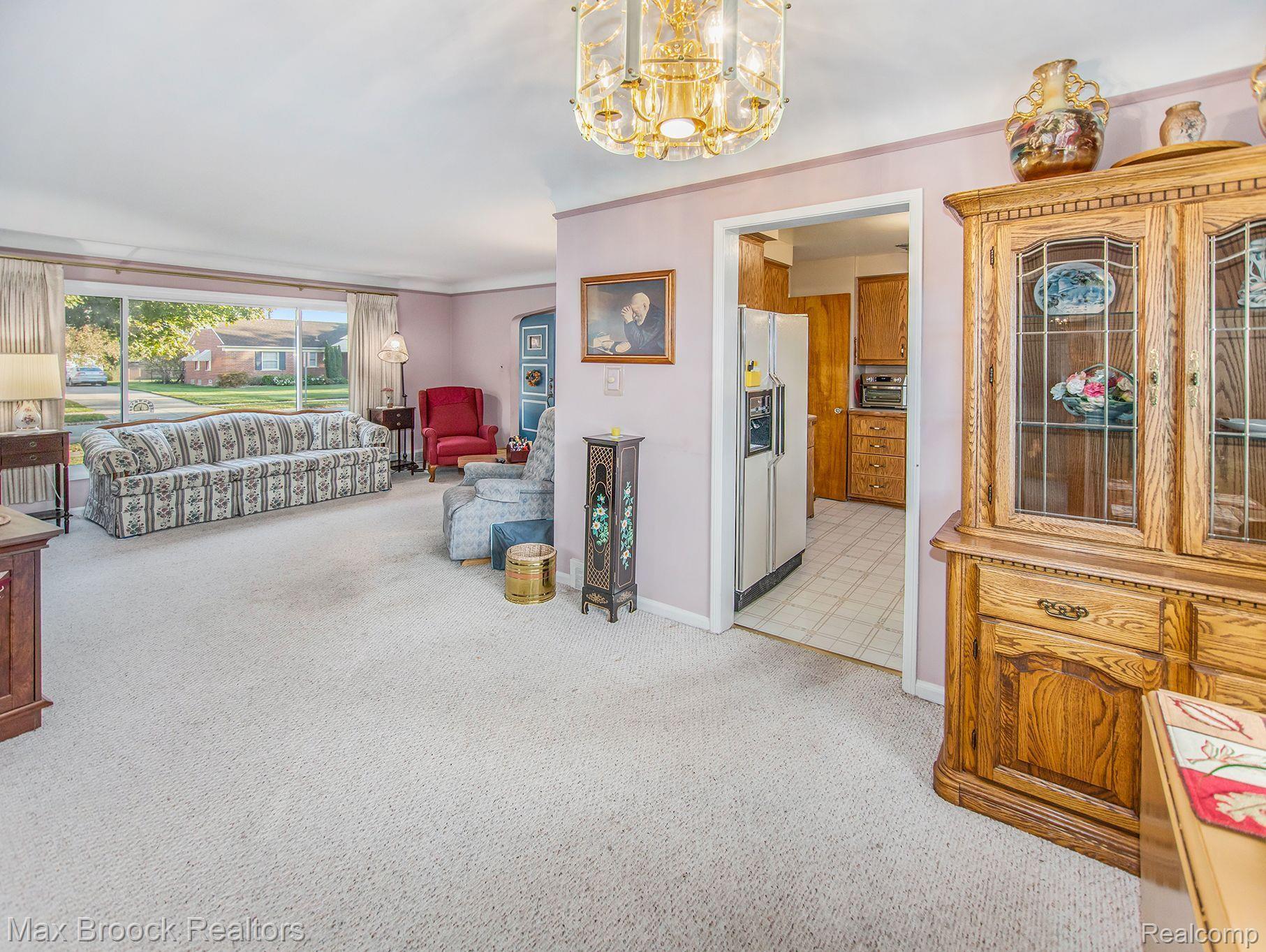 4229 Buckingham Road Royal Oak, MI 48073 - Photo 6 of 36 From Dining Room View 2
