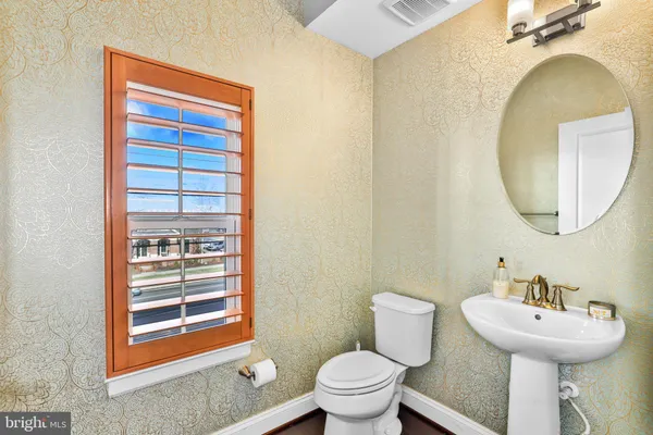 $3,400 | 3310 Tribune Court, Unit F, Hyattsville, MD 20782