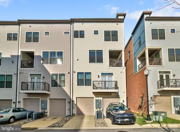 $3,400 | 3310 Tribune Court, Unit F, Hyattsville, MD 20782
