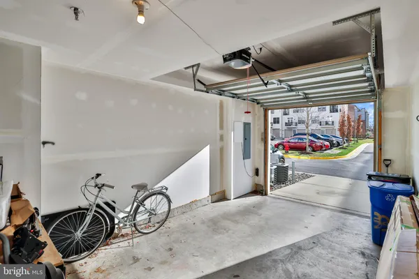 $3,400 | 3310 Tribune Court, Unit F, Hyattsville, MD 20782