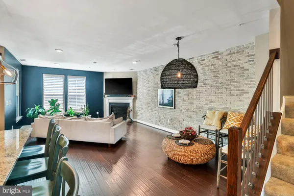 $3,400 | 3310 Tribune Court, Unit F, Hyattsville, MD 20782