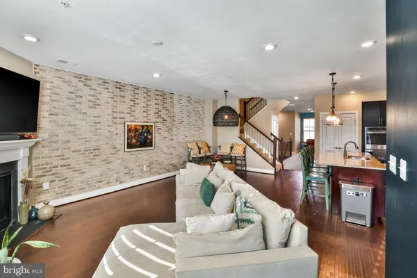 $3,400 | 3310 Tribune Court, Unit F, Hyattsville, MD 20782