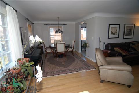 743 Harcourt Road Grosse Pointe, MI 48230 - Photo 3 of 9 13814-2.JPG