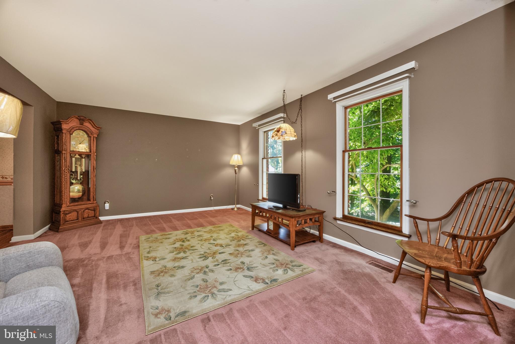 2371 Schaffer Road Pottstown, PA 19464 - Photo 11 of 41 Living Room