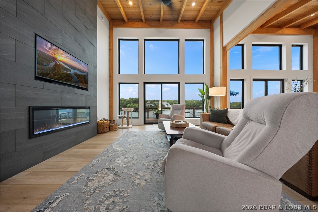 1151 Oak Road Osage Beach, MO 65065 - Photo 10 of 63 Comfortable gathering space featuring a modern fir