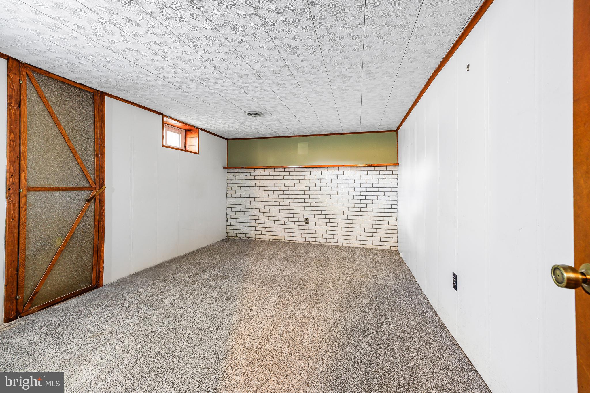 30 Tuckahoe Road New Castle, DE 19720 - Photo 13 of 40 Versatile space ready for your vision.