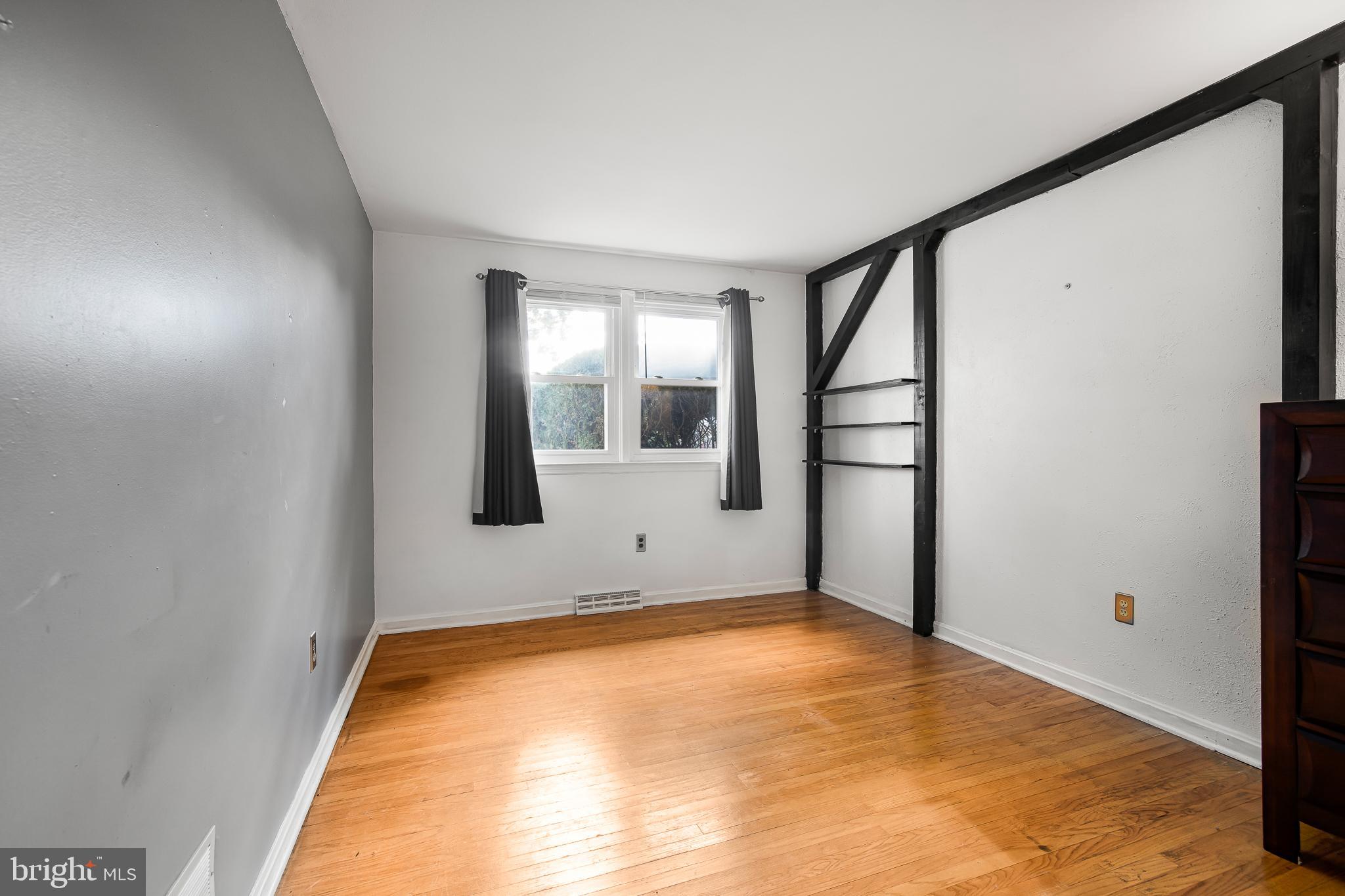 30 Tuckahoe Road New Castle, DE 19720 - Photo 15 of 40 Bright, airy space with natural light.