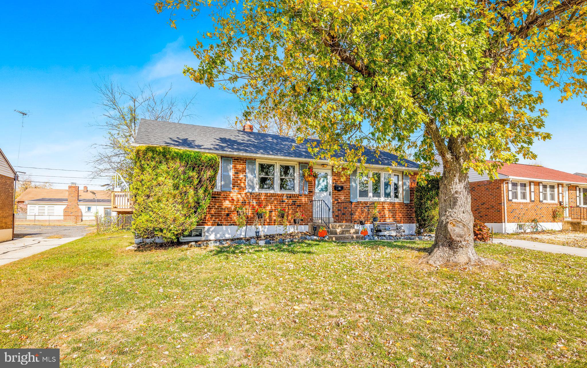 30 Tuckahoe Road New Castle, DE 19720 - Photo 30 of 40 Charming brick home with lush greenery.