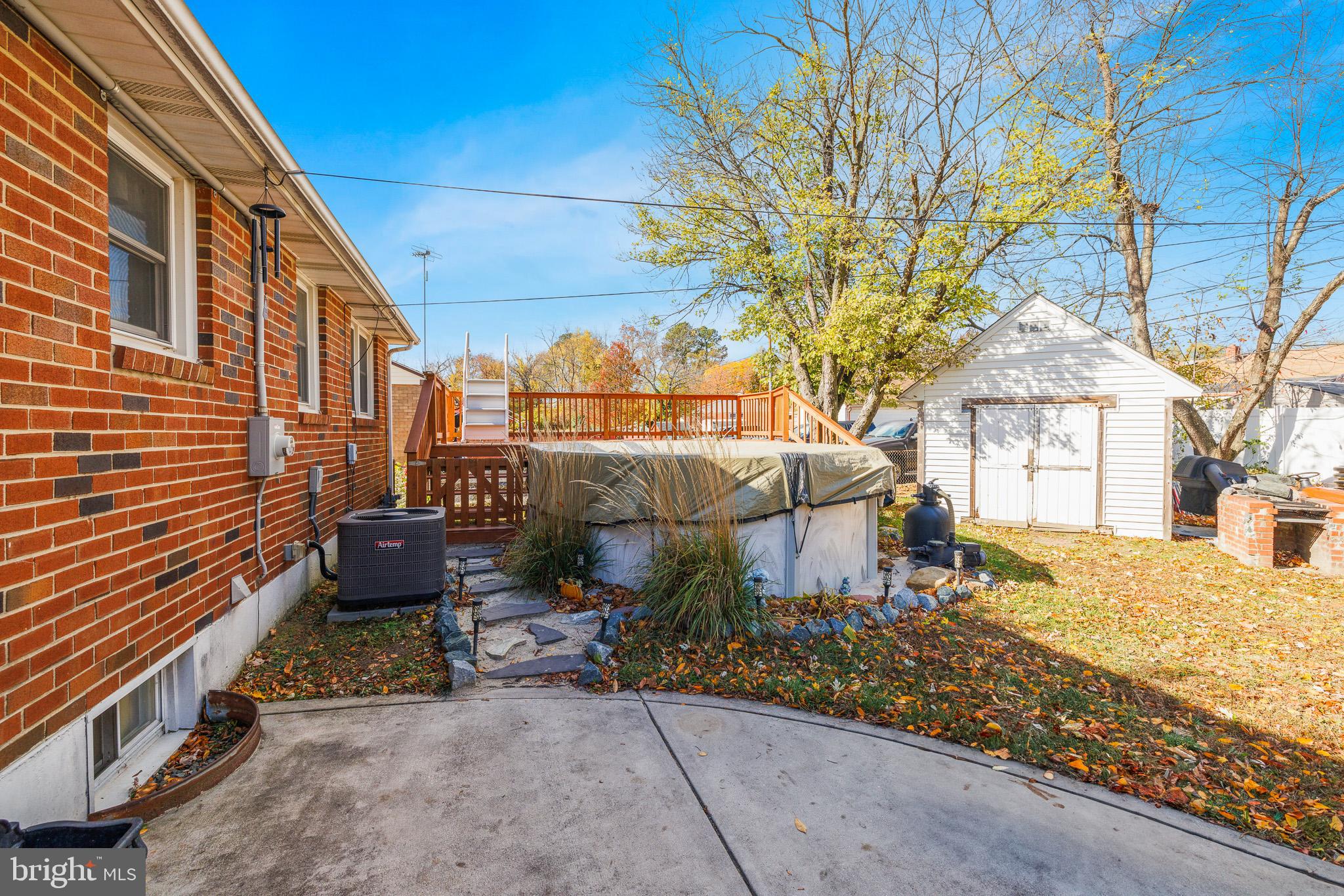 30 Tuckahoe Road New Castle, DE 19720 - Photo 36 of 40 Charming backyard retreat with cozy deck.