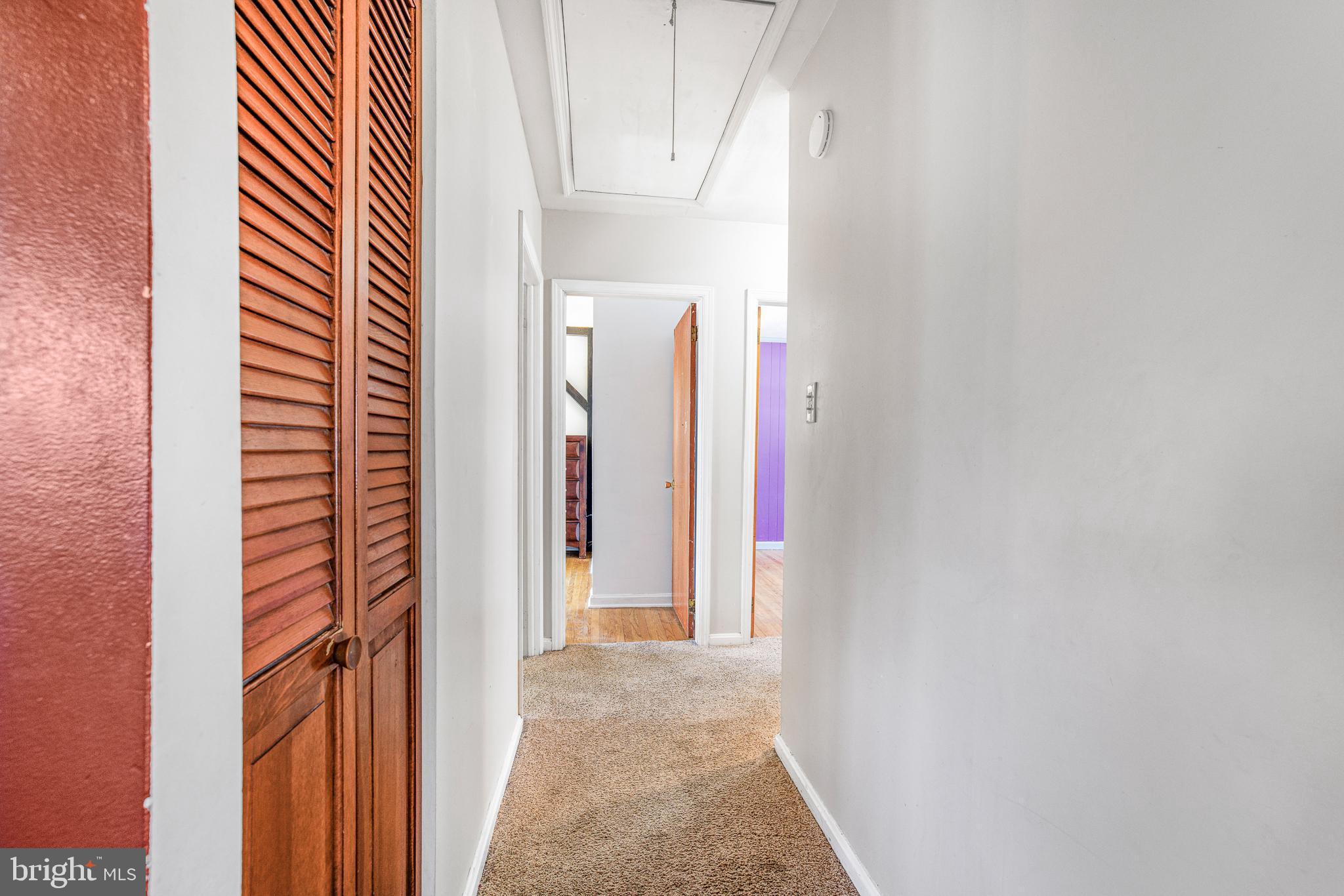 30 Tuckahoe Road New Castle, DE 19720 - Photo 37 of 40 Bright and inviting hallway with character.
