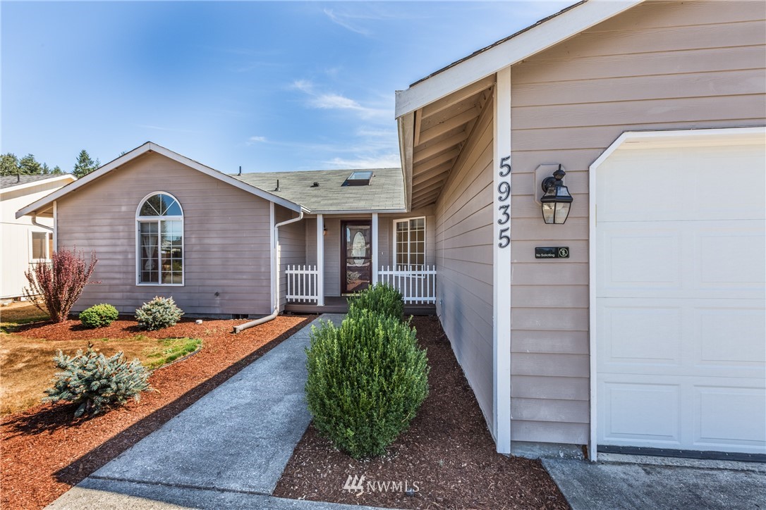 5935 Cherokee Loop Southeast Lacey, WA 98513 - Photo 2 of 25 Gallery Image 2