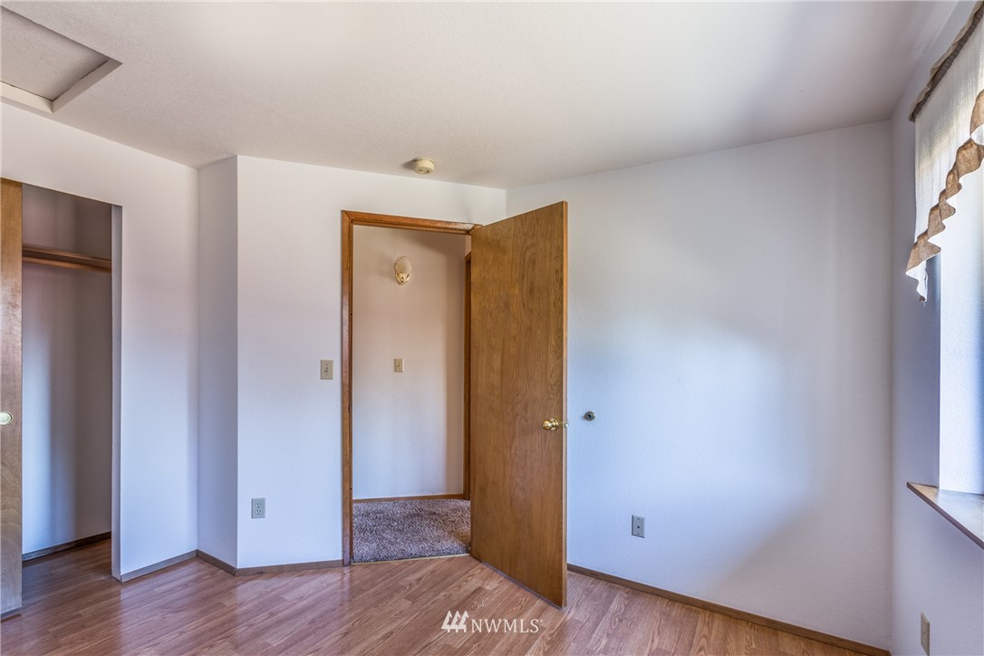 5935 Cherokee Loop Southeast Lacey, WA 98513 - Photo 15 of 25 Gallery Image 15