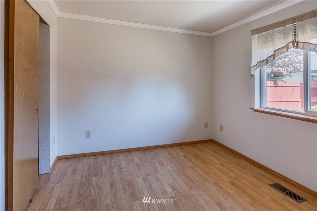 5935 Cherokee Loop Southeast Lacey, WA 98513 - Photo 17 of 25 Gallery Image 17