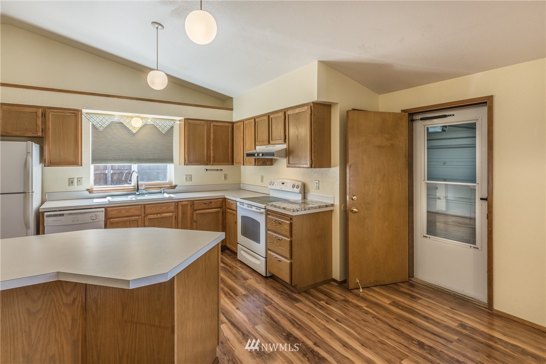 5935 Cherokee Loop Southeast Lacey, WA 98513 - Photo 7 of 25 Gallery Image 7