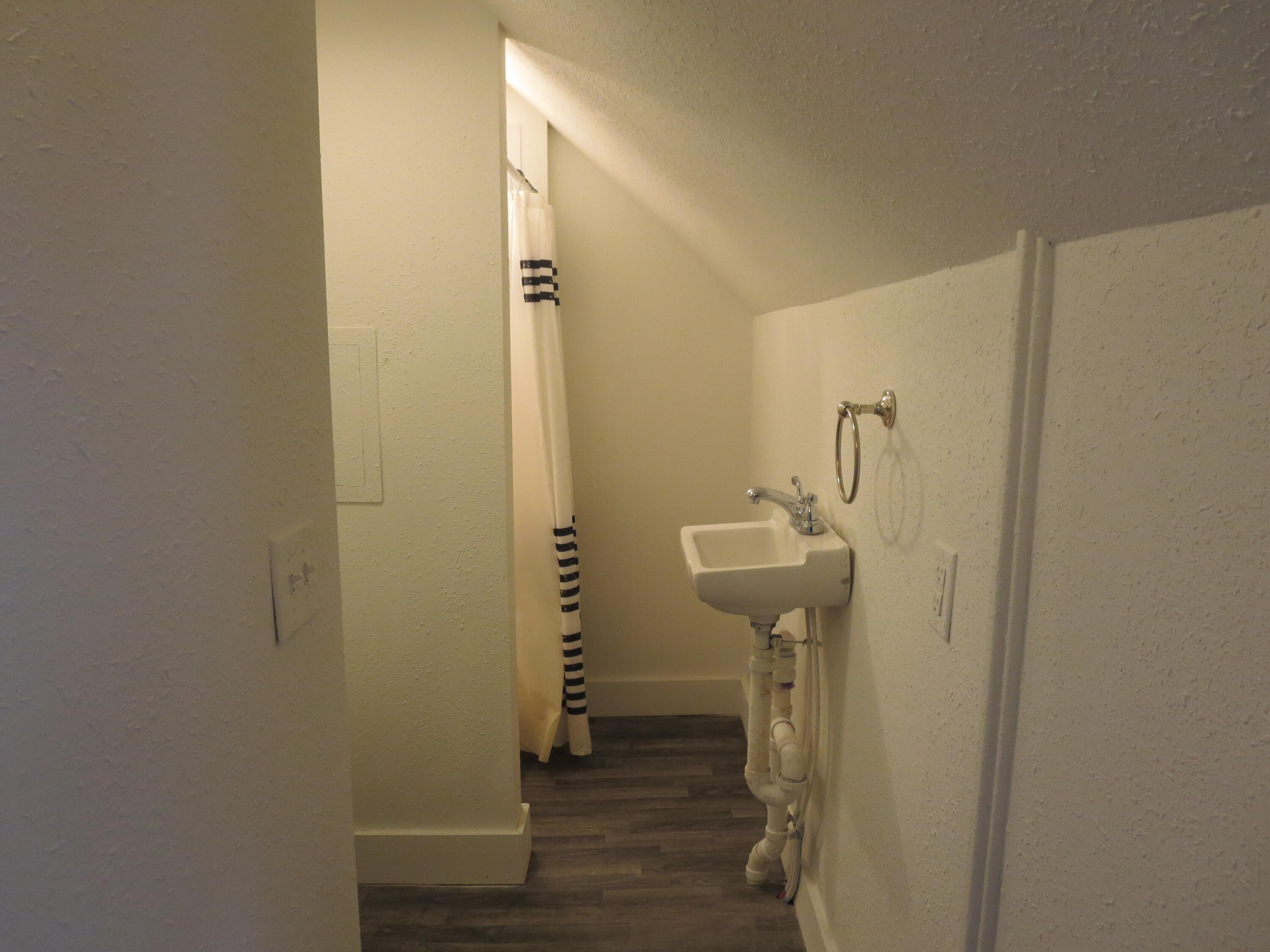 1315 Jackson Street Kalamazoo, MI 49001 - Photo 10 of 17 IMG_1038