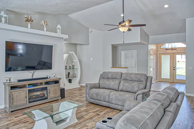 $380,000 | 177 Prosperity Drive, Baxter, TN 38544