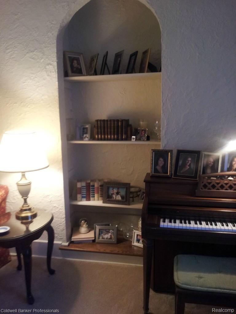 620 Middlesex Road Grosse Pointe, MI 48230 - Photo 4 of 17 20140701_203545.jpg