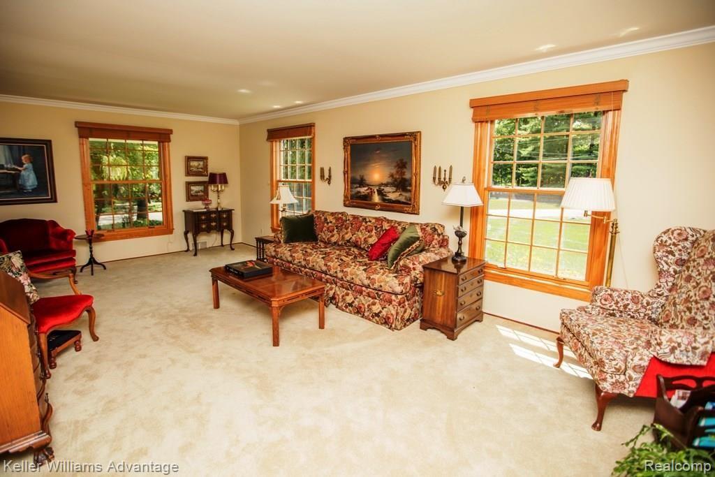 34411 Quaker Valley Road Farmington, MI 48331 - Photo 18 of 38 010A0373.jpg