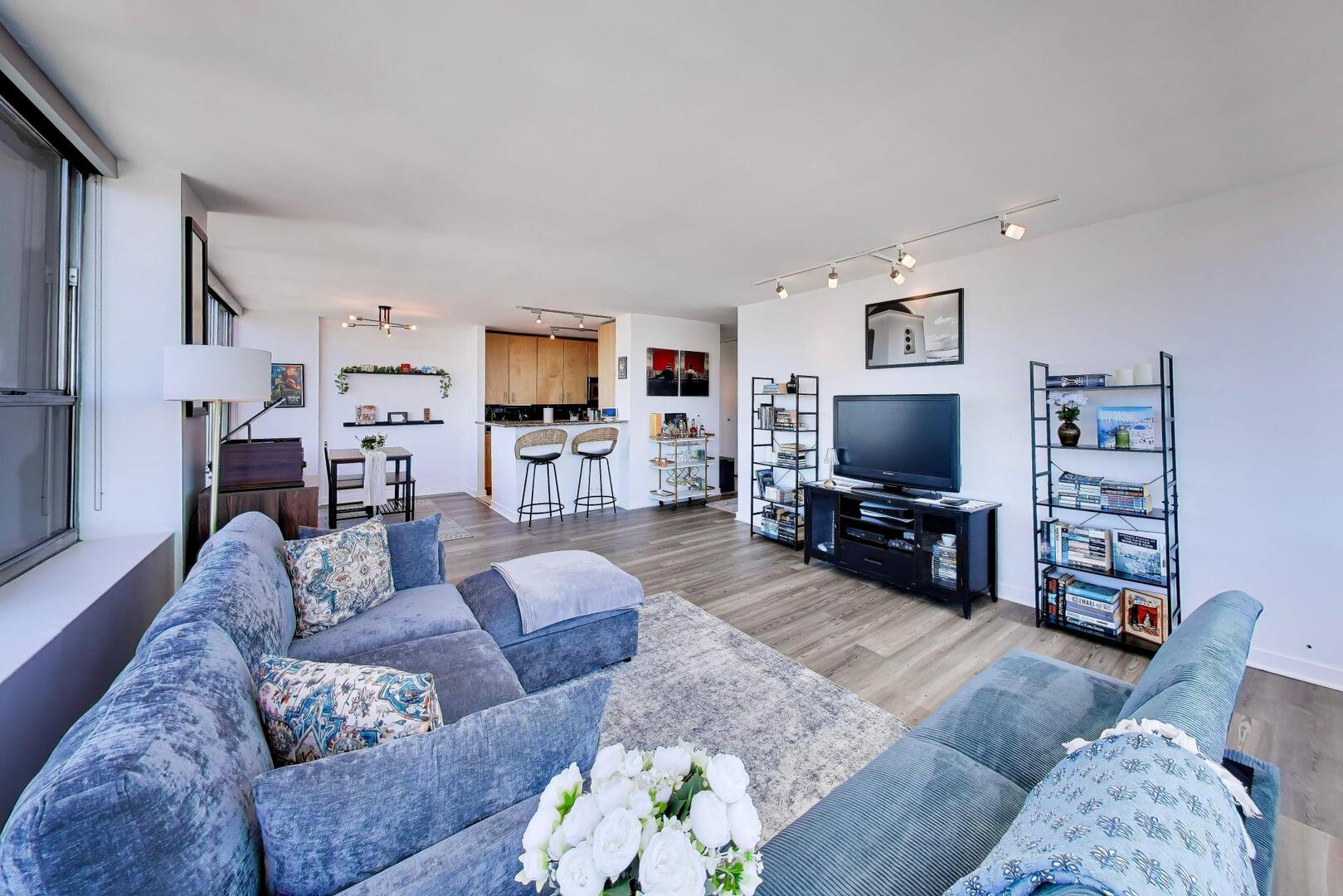 655 West Irving Park Road, Unit 3117 Chicago, IL 60613 - Photo 4 of 18