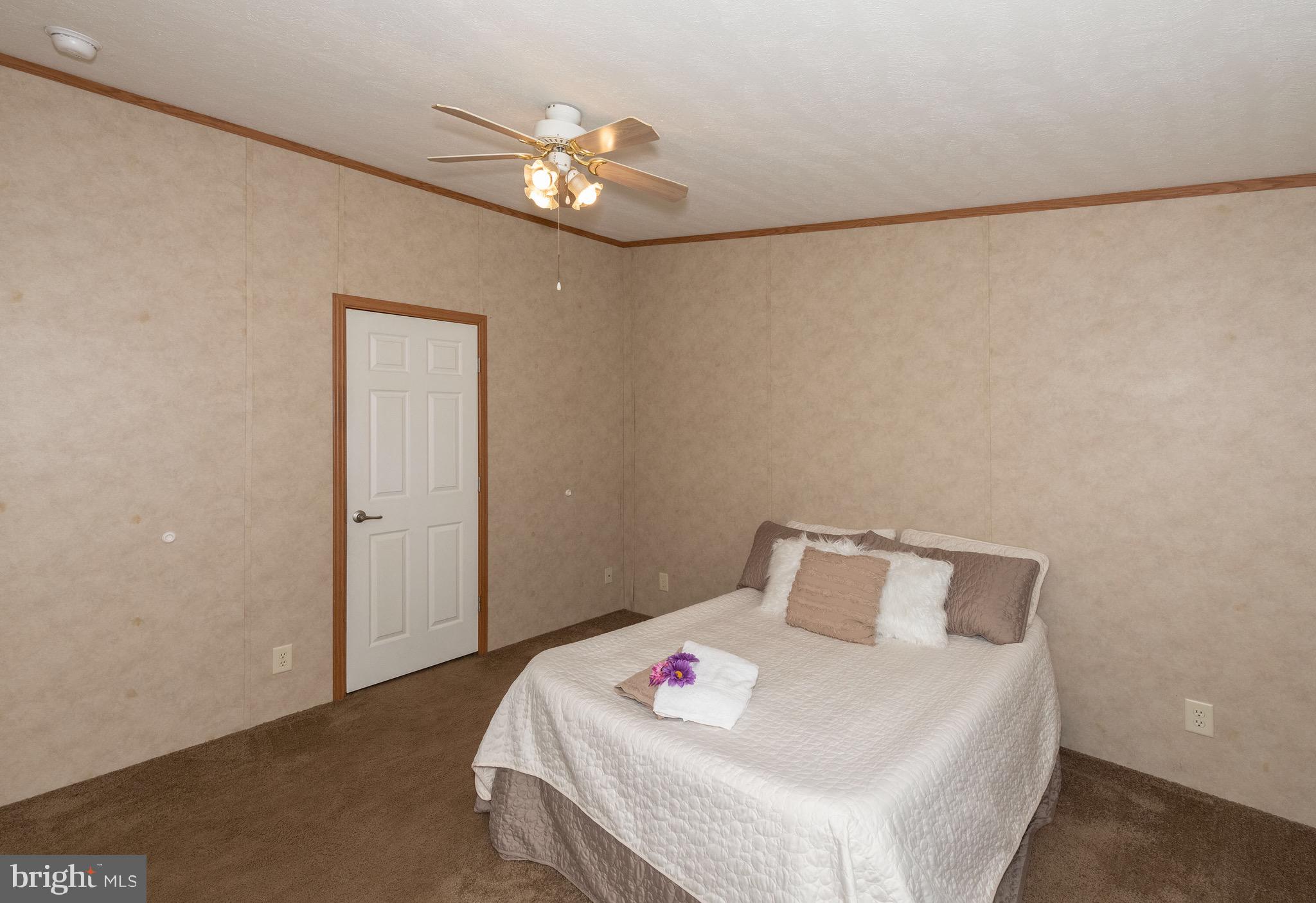 13467 Kretsinger Road Smithsburg, MD 21783 - Photo 15 of 28 Owners Suite