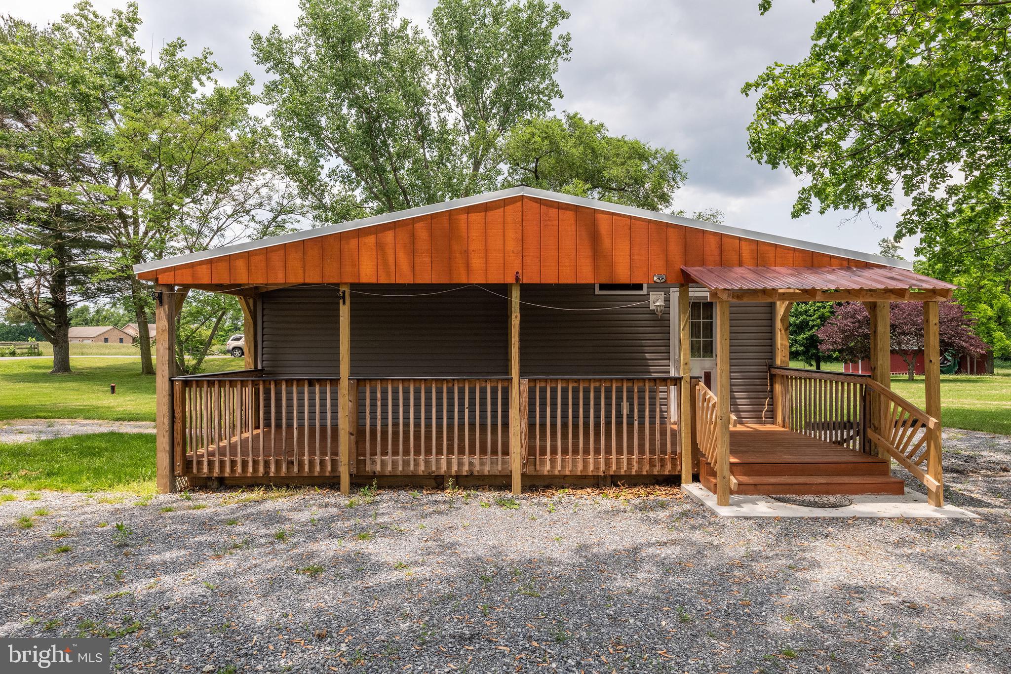 13467 Kretsinger Road Smithsburg, MD 21783 - Photo 3 of 28 Gallery Image 3