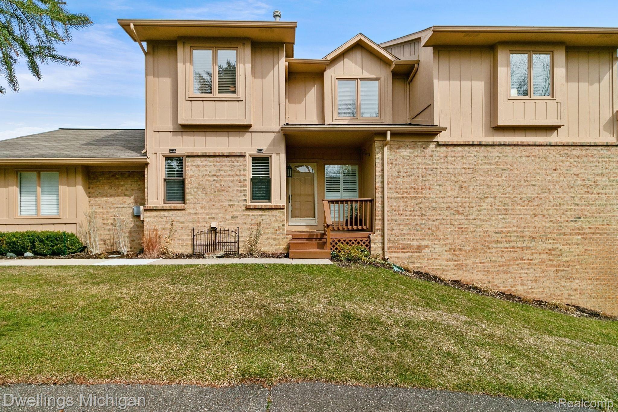 22000 River Ridge Trail Farmington, MI 48335 - Photo 2 of 51 Gallery Image 2