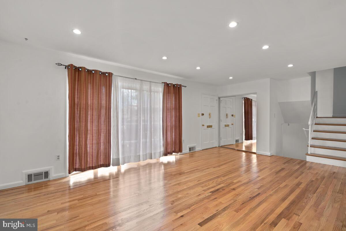 4107 Weller Road Silver Spring, MD 20906 - Photo 7 of 30 Livingroom View #3