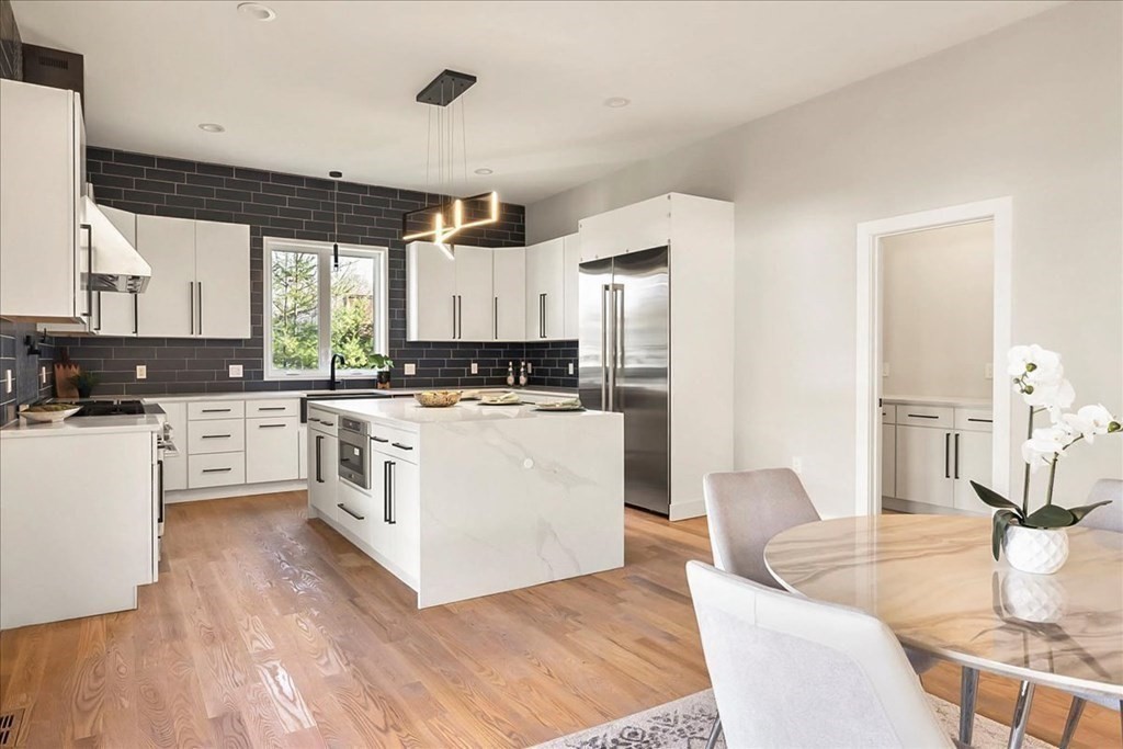 8 Jonathan Road Burlington, MA 01803 - Photo 6 of 42