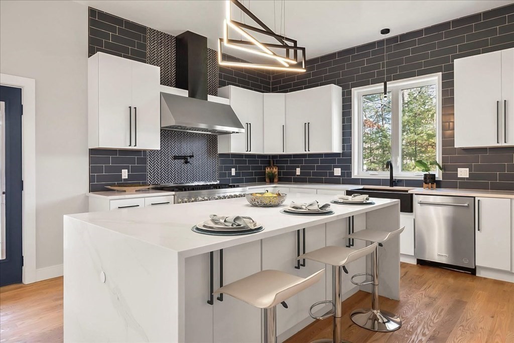 8 Jonathan Road Burlington, MA 01803 - Photo 8 of 42