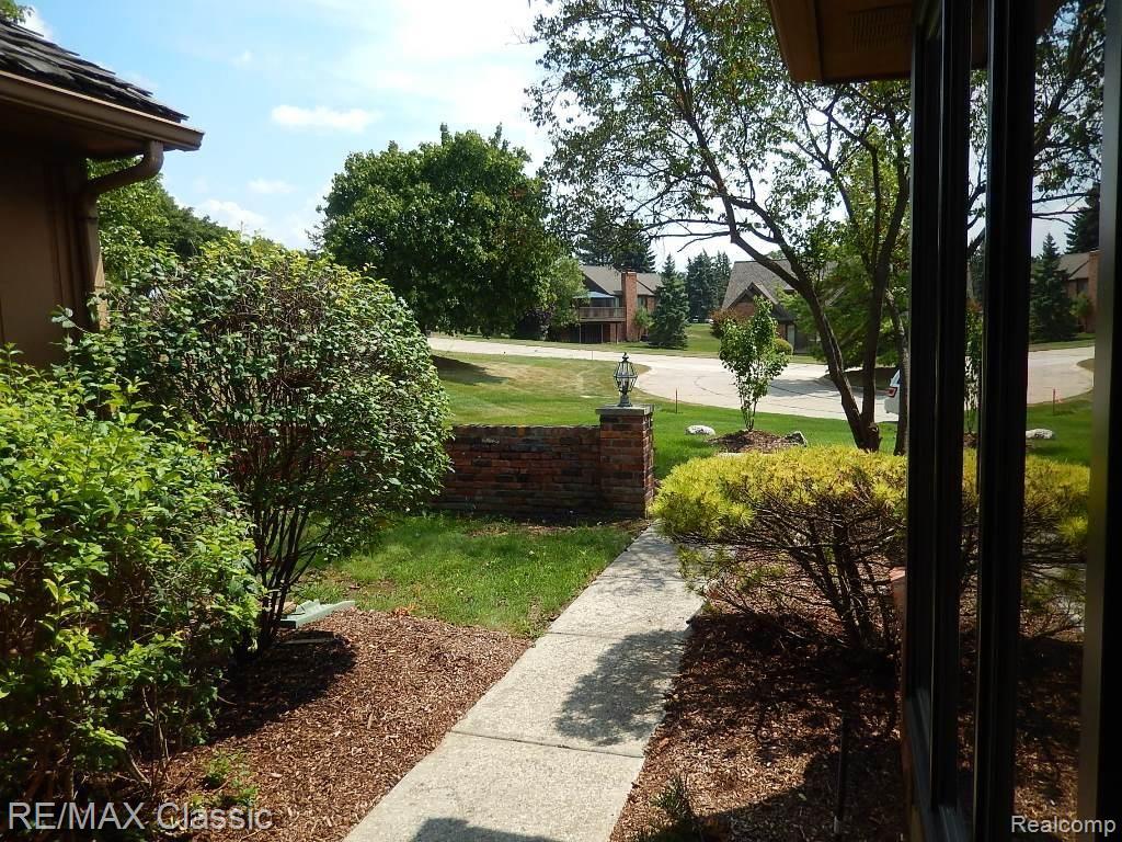 36722 Valley Ridge Drive Farmington Hills, MI 48331 - Photo 27 of 33