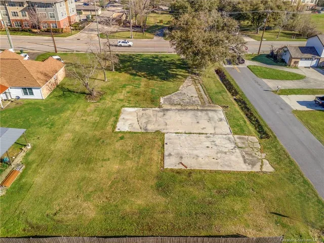 $190,000 | 1305 West McNeese Street, Lake Charles, LA 70605