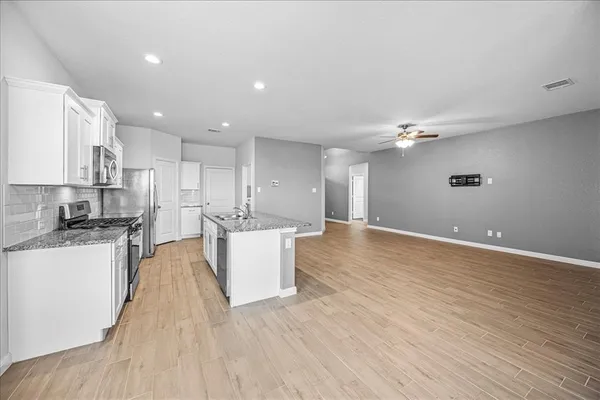 $2,300 | 9557 Alderleaf Trail, Fort Worth, TX 76036