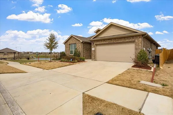 $2,300 | 9557 Alderleaf Trail, Fort Worth, TX 76036