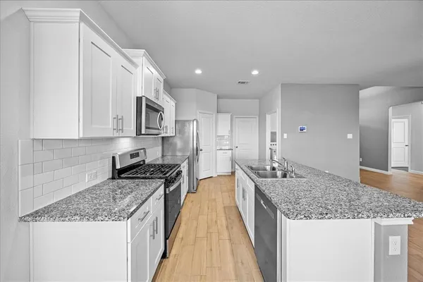 $2,300 | 9557 Alderleaf Trail, Fort Worth, TX 76036