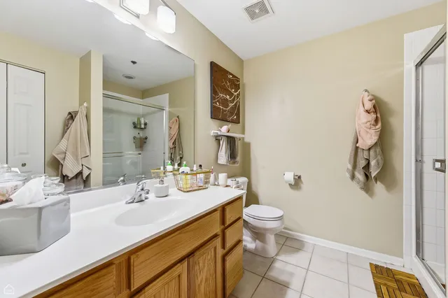 $347,900 | 440 West Mahogany Court, Unit 303, Palatine, IL 60067