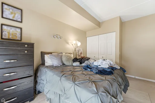 $347,900 | 440 West Mahogany Court, Unit 303, Palatine, IL 60067