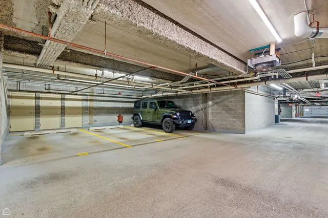 $347,900 | 440 West Mahogany Court, Unit 303, Palatine, IL 60067