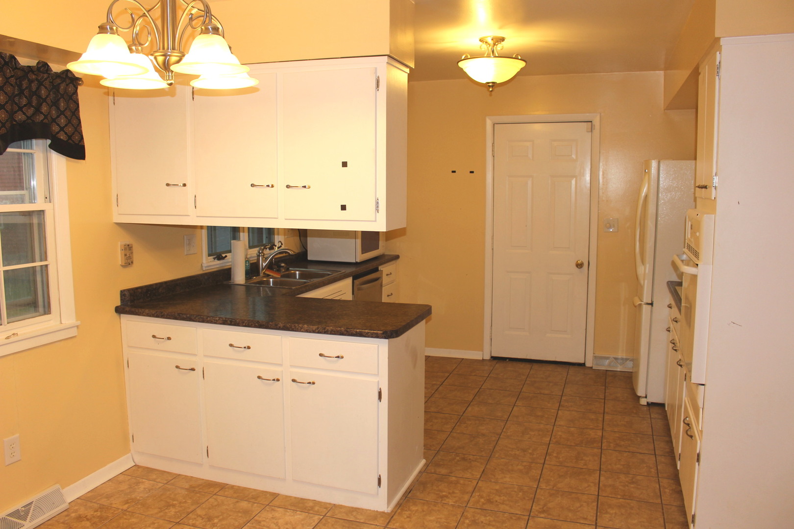4103 Newcastle Drive Decatur, IL 62526 - Photo 5 of 14